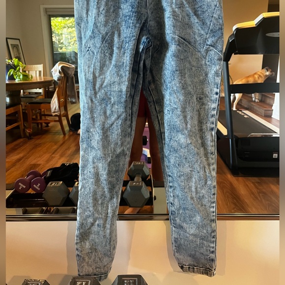 Denim jumpsuit with open back - Picture 9 of 10